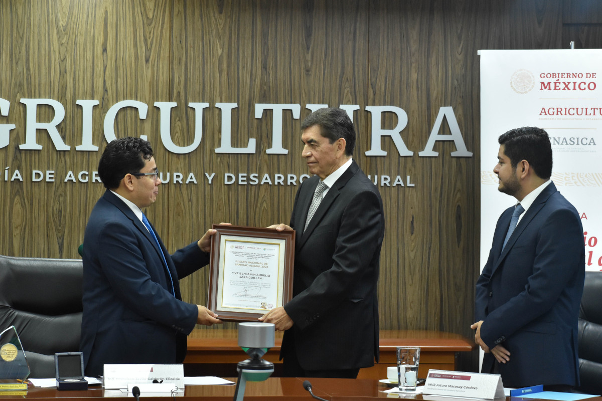 PREMIO NACIONAL DE SANIDAD ANIMAL