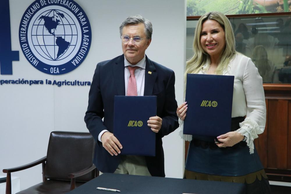 IICA y la Facultad de Ciencias Veterinarias de la Universidad Nacional de Asunción del Paraguay