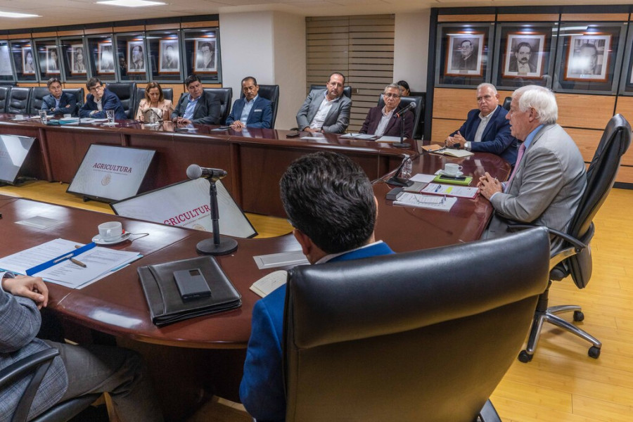 Reunión  Secretaría de Agricultura y Desarrollo Rural y representantes del sector ganadero