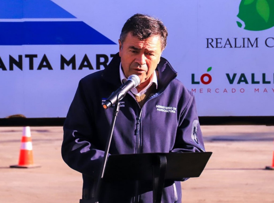 Esteban Valenzuela Van Treek