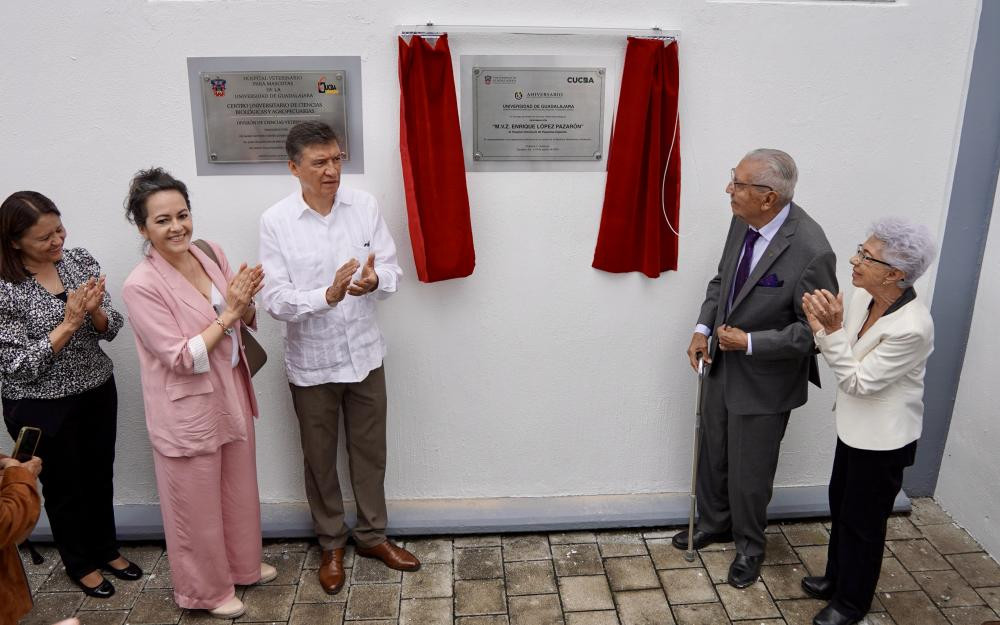 Ceremonia M.V.Z. Enrique López Pazarón