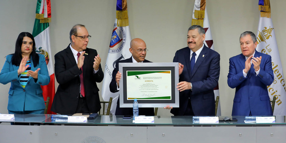 La Universidad Autónoma de Nuevo León obtiene por otros cinco años la acreditación nacional e internacional para Veterinaria